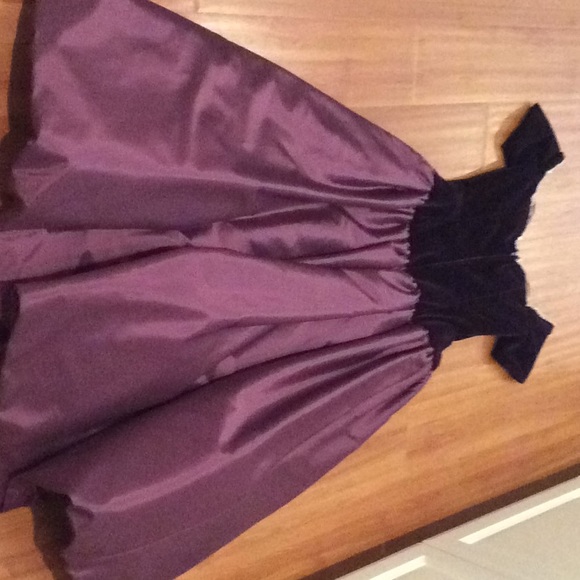 After Five velvet and satin off the shoulder - Picture 7 of 7